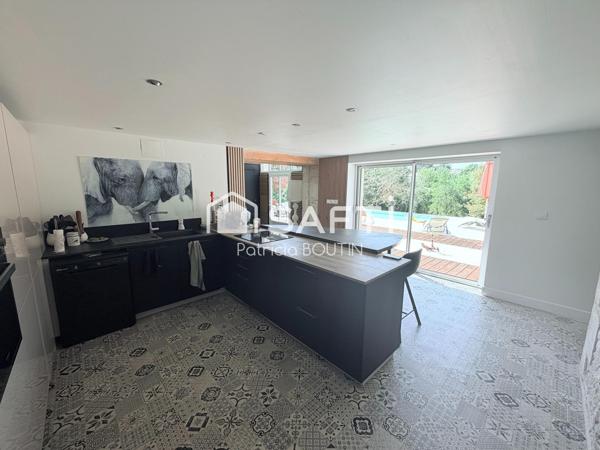 MAISON EN PIERRE 3 CHAMBRES, DÉPENDANCES ET PISCINE AVEC VUE IMPRENABLE A NIORT !