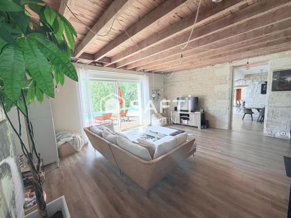 MAISON EN PIERRE 3 CHAMBRES, DÉPENDANCES ET PISCINE AVEC VUE IMPRENABLE A NIORT !