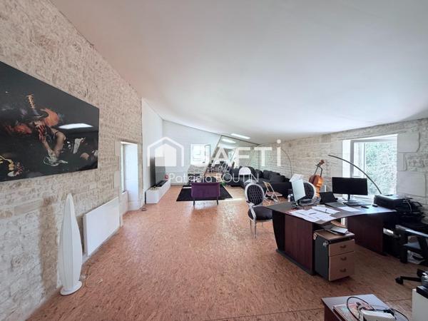MAISON EN PIERRE 3 CHAMBRES, DÉPENDANCES ET PISCINE AVEC VUE IMPRENABLE A NIORT !