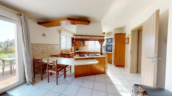 Hésingue – Maison 4 chambres avec piscine et chambre + salle d’eau au RDC