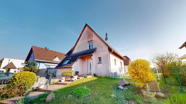 Hésingue – Maison 4 chambres avec piscine et chambre + salle d’eau au RDC