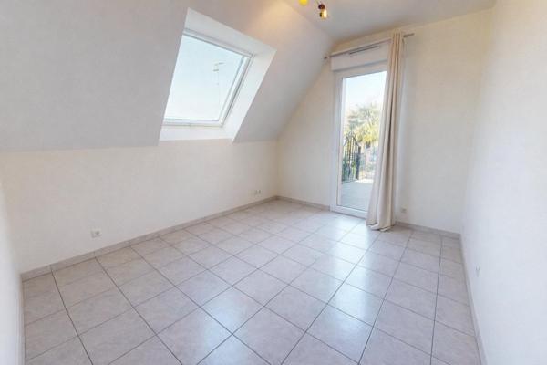 Hésingue – Maison 4 chambres avec piscine et chambre + salle d’eau au RDC