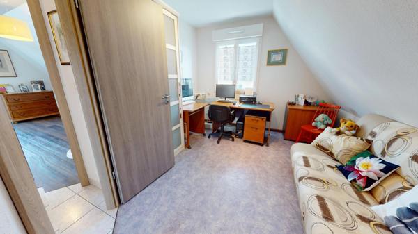 Hésingue – Maison 4 chambres avec piscine et chambre + salle d’eau au RDC