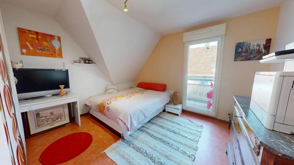 Hésingue – Maison 4 chambres avec piscine et chambre + salle d’eau au RDC