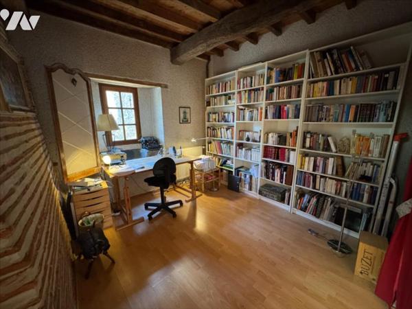 Coeur du village, maison de village en pierre rénovée