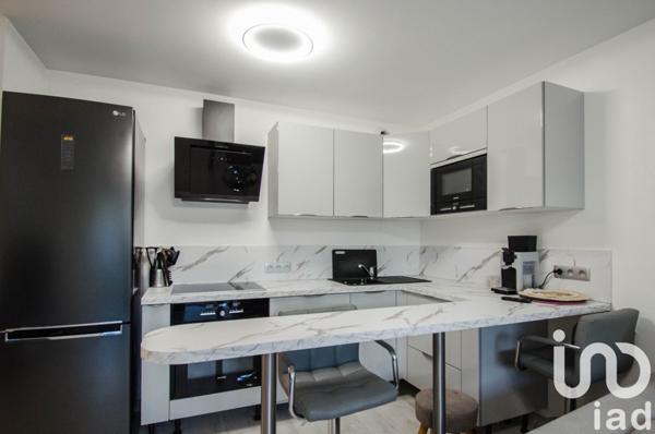 Appartement 3 pièces de 56 m² à Le Cannet (06110)