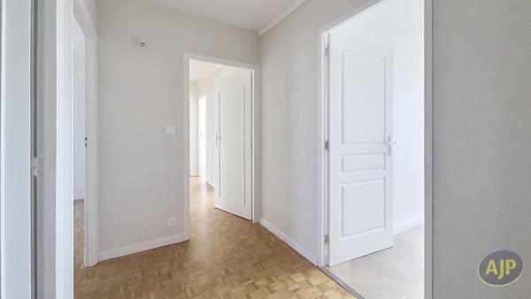 Location appartement La Roche Sur Yon : 950 € - AJP Immobilier La Roche-sur-Yon
