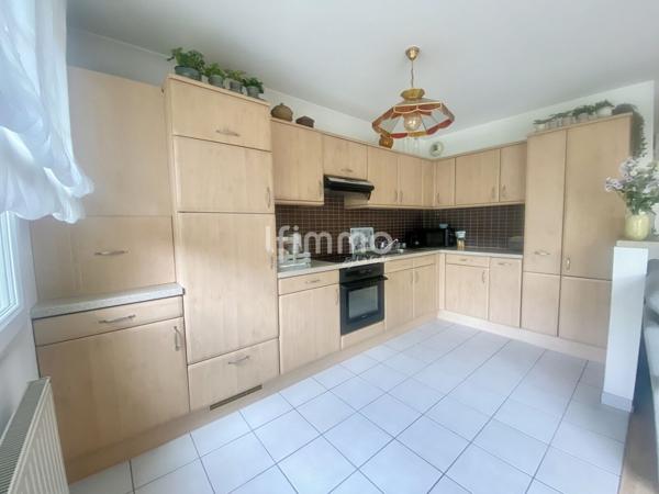 Mulhouse F2 fonctionnel avec balcon et parking sécurisé