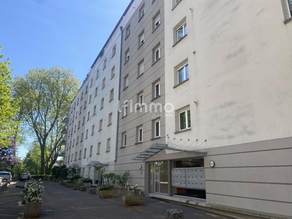 Mulhouse F2 fonctionnel avec balcon et parking sécurisé