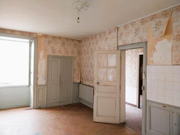 Maison à MEZANGERS, 53600 - 6 pièces 104m²