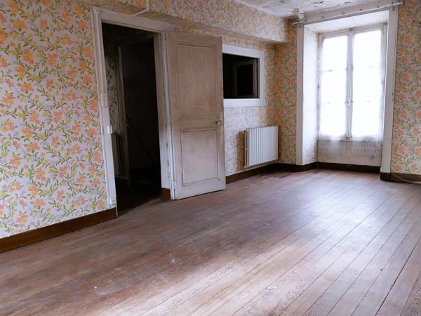 Maison à MEZANGERS, 53600 - 6 pièces 104m²
