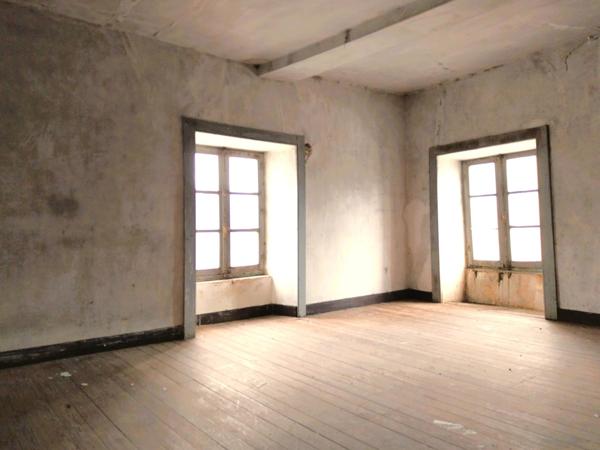 Maison à MEZANGERS, 53600 - 6 pièces 104m²