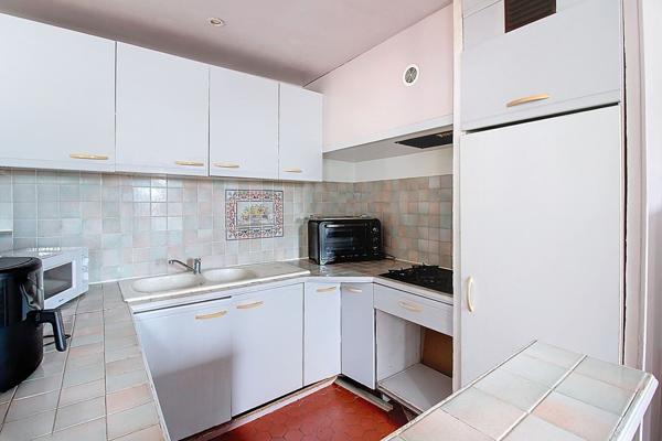 DRAGUIGNAN - A VENDRE APPARTEMENT T3 63m² - LOUÉ 750 € par mois - RENTABILITÉ NETTE 4.79%