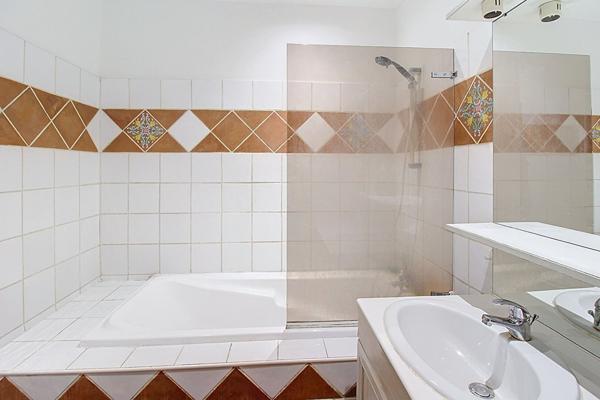 DRAGUIGNAN - A VENDRE APPARTEMENT T3 63m² - LOUÉ 750 € par mois - RENTABILITÉ NETTE 4.79%