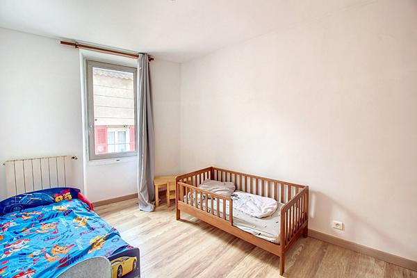 DRAGUIGNAN - A VENDRE APPARTEMENT T3 63m² - LOUÉ 750 € par mois - RENTABILITÉ NETTE 4.79%