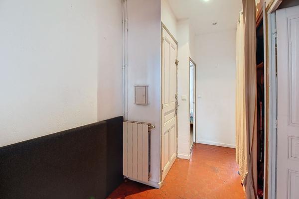 DRAGUIGNAN - A VENDRE APPARTEMENT T3 63m² - LOUÉ 750 € par mois - RENTABILITÉ NETTE 4.79%