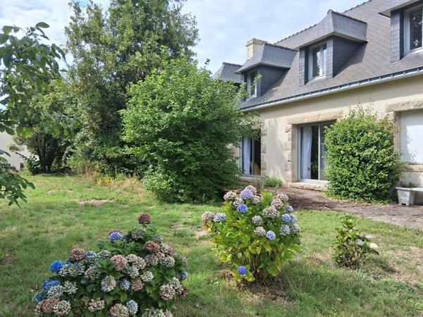 Maison 6 chambres sur un terrain de 1065 m2