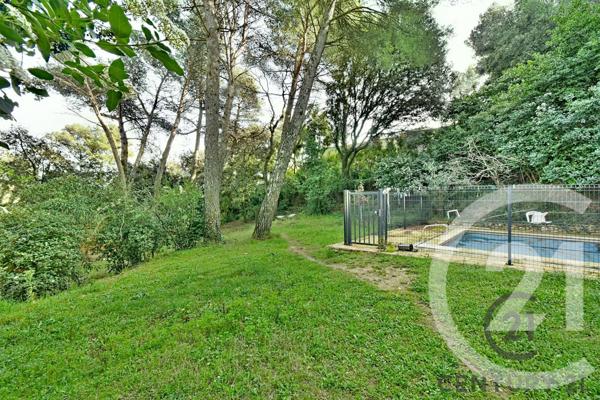 Maison à vendre  8 pièces - 266 m2 VILLENEUVE LES AVIGNON - 30