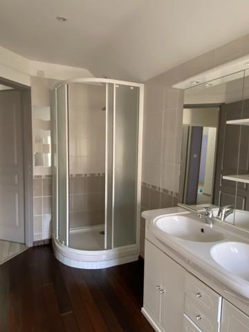 Mornac. Maison 108 m² avec terrasse et parking