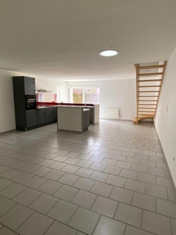 Mornac. Maison 108 m² avec terrasse et parking