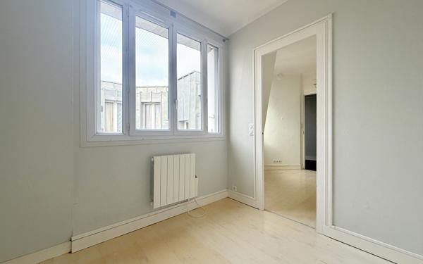 Appartement à louer    1 pièce • 24,51 m2 Vanves