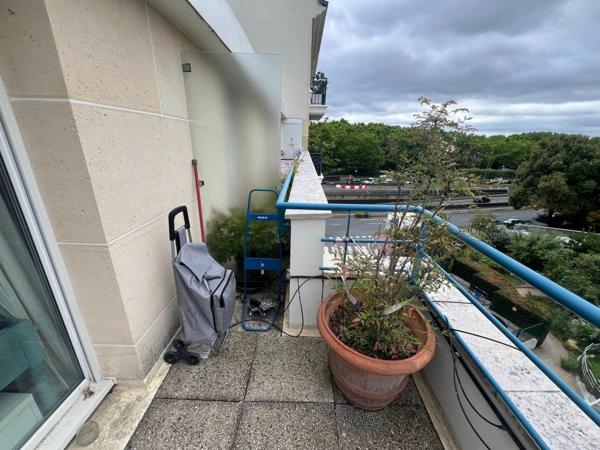 Appartement 3 pièces avec terrasse – Parking & cave