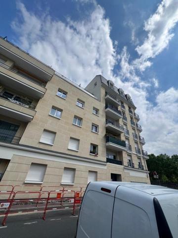 Appartement 3 pièces avec terrasse – Parking & cave