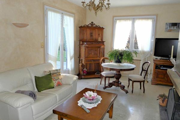 Maison à vendre    6 pièces • 130 m2 Saint-Genis-Laval