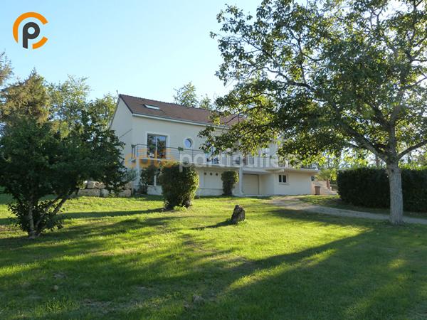 Vente Maison182 m² - 7 Pièces - SAINT AMAND MONTROND (18200)