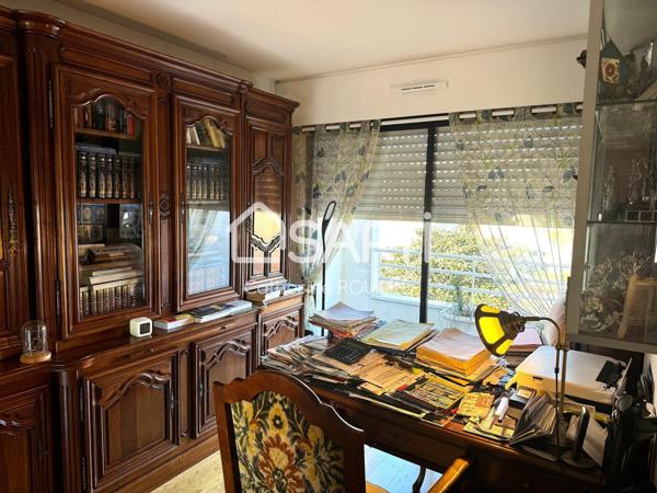 APPARTEMENT 3 CHAMBRES, TERRASSE, CAVE, GARAGE.