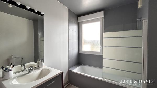 LAMBEZELLEC A VENDRE EN EXCLUSIVITE APPARTEMENT T3 AVEC TERRASSE