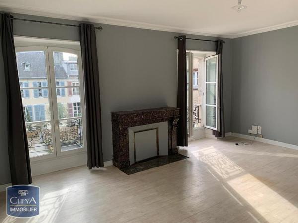 Appartement à louer 3 pièces 64.25m² Pau (64000)