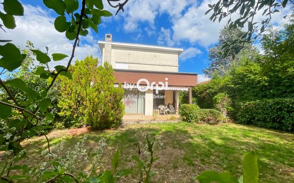 Maison à vendre    8 pièces • 169 m2 Montluçon