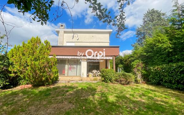 Maison à vendre    8 pièces • 169 m2 Montluçon