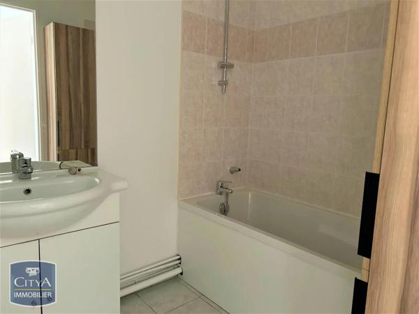 Appartement à louer 2 pièces 57.5m² Plérin (22190)