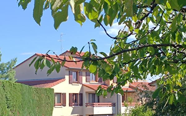 Appartement à vendre    3 pièces • 81,33 m2 Saint-Genis-Laval