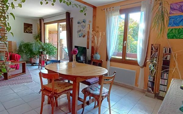 Appartement à vendre    3 pièces • 81,33 m2 Saint-Genis-Laval