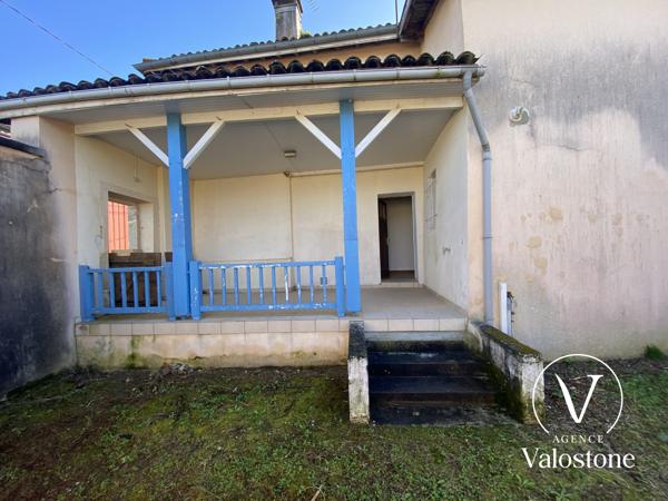 Maison de bourg réaménagée  en 2 appartements