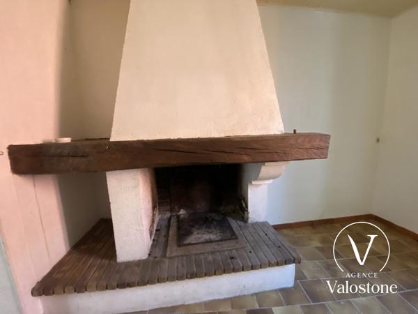 Maison de bourg réaménagée  en 2 appartements
