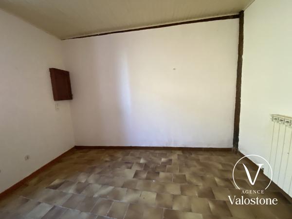 Maison de bourg réaménagée  en 2 appartements