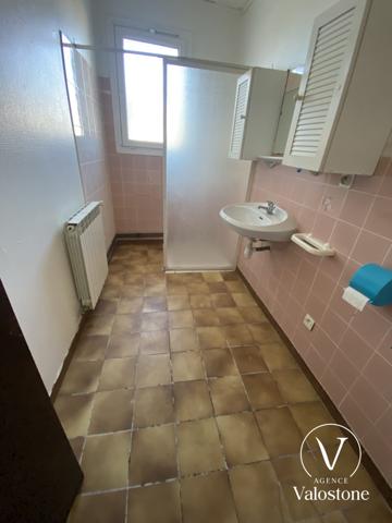Maison de bourg réaménagée  en 2 appartements
