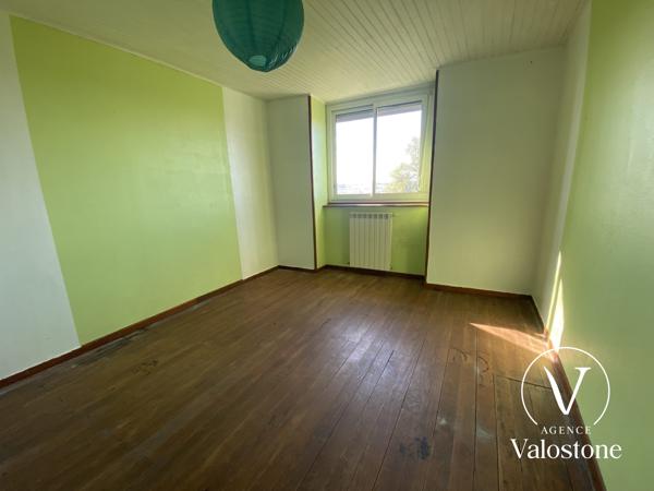 Maison de bourg réaménagée  en 2 appartements