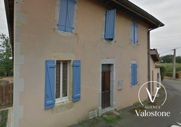 Maison de bourg réaménagée  en 2 appartements