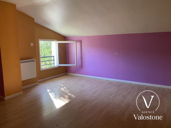 Maison de bourg réaménagée  en 2 appartements