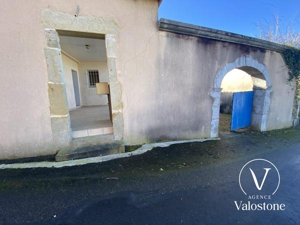 Maison de bourg réaménagée  en 2 appartements