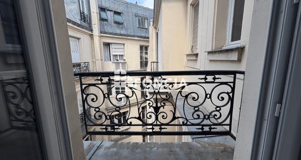 Location Appartement 2 pièces 49.01 m² - Paris 75009