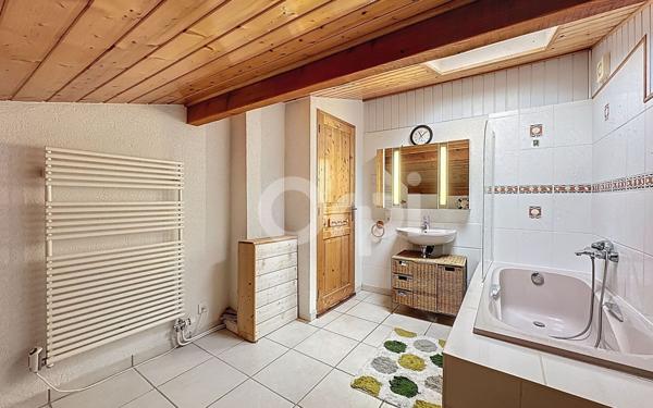 Maison à vendre    5 pièces • 145,85 m2 Douvaine