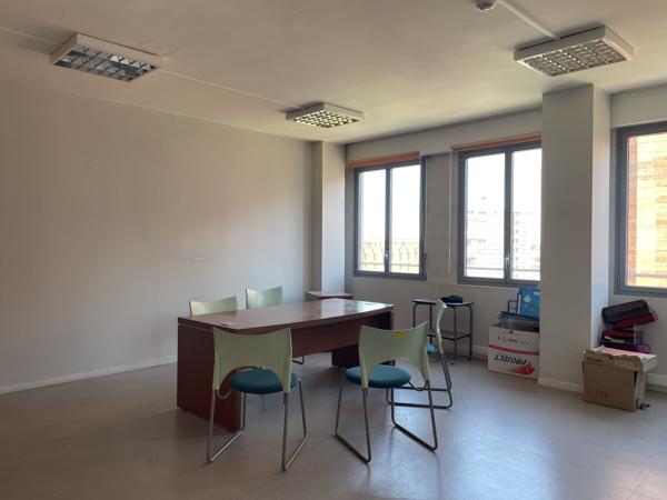 Bureau
         2 pièces
        - 71 m² Exclusivité 178 000 € *