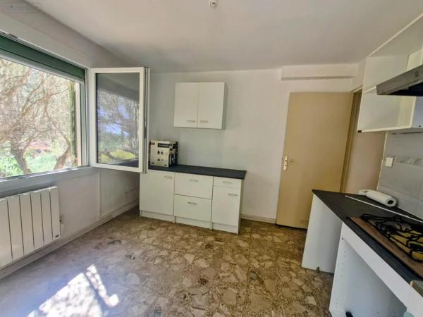Achat - Maison La Valette-du-Var 83160 9 pièces 220 m 2 3100 m 2