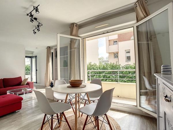 A louer PAU Appartement T2 meublé avec 2 balcons et parking privatif dans résidence sécurisée de 2005